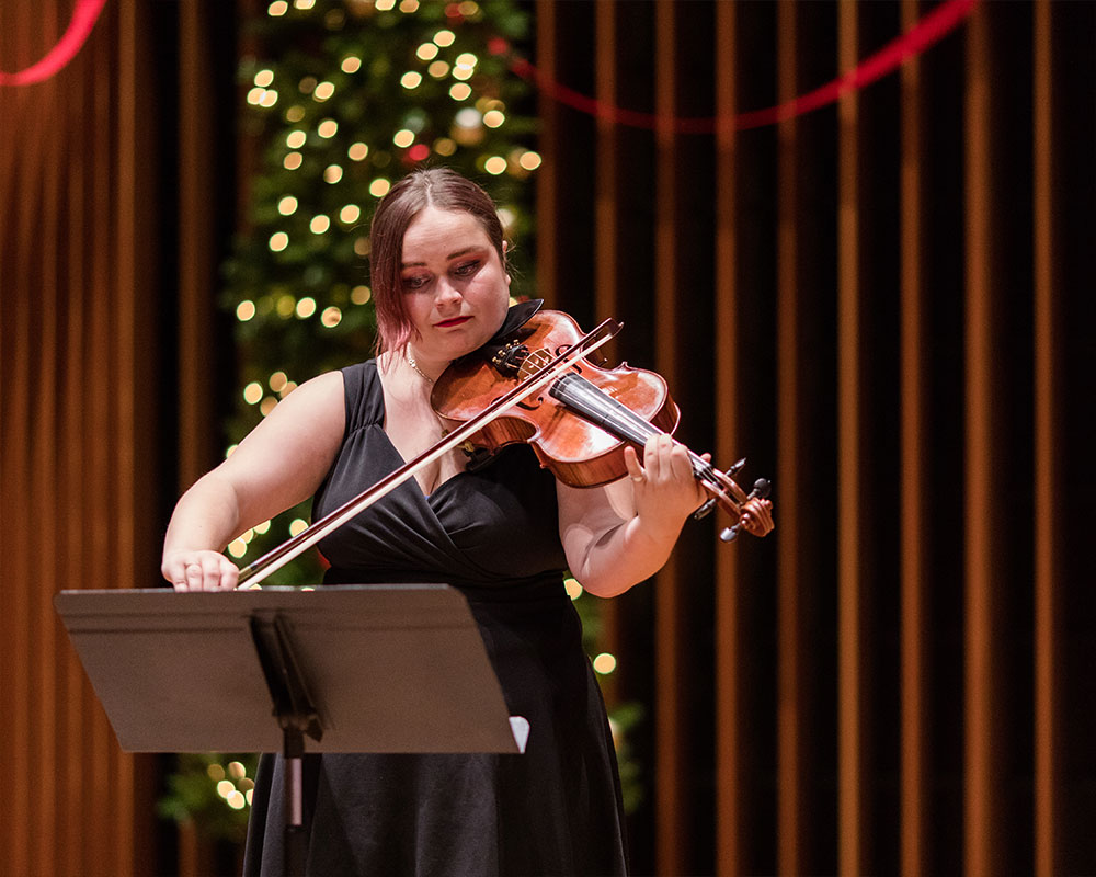Violin player playing a solo