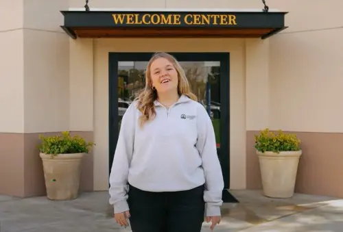 Elise giving a guided campus tour