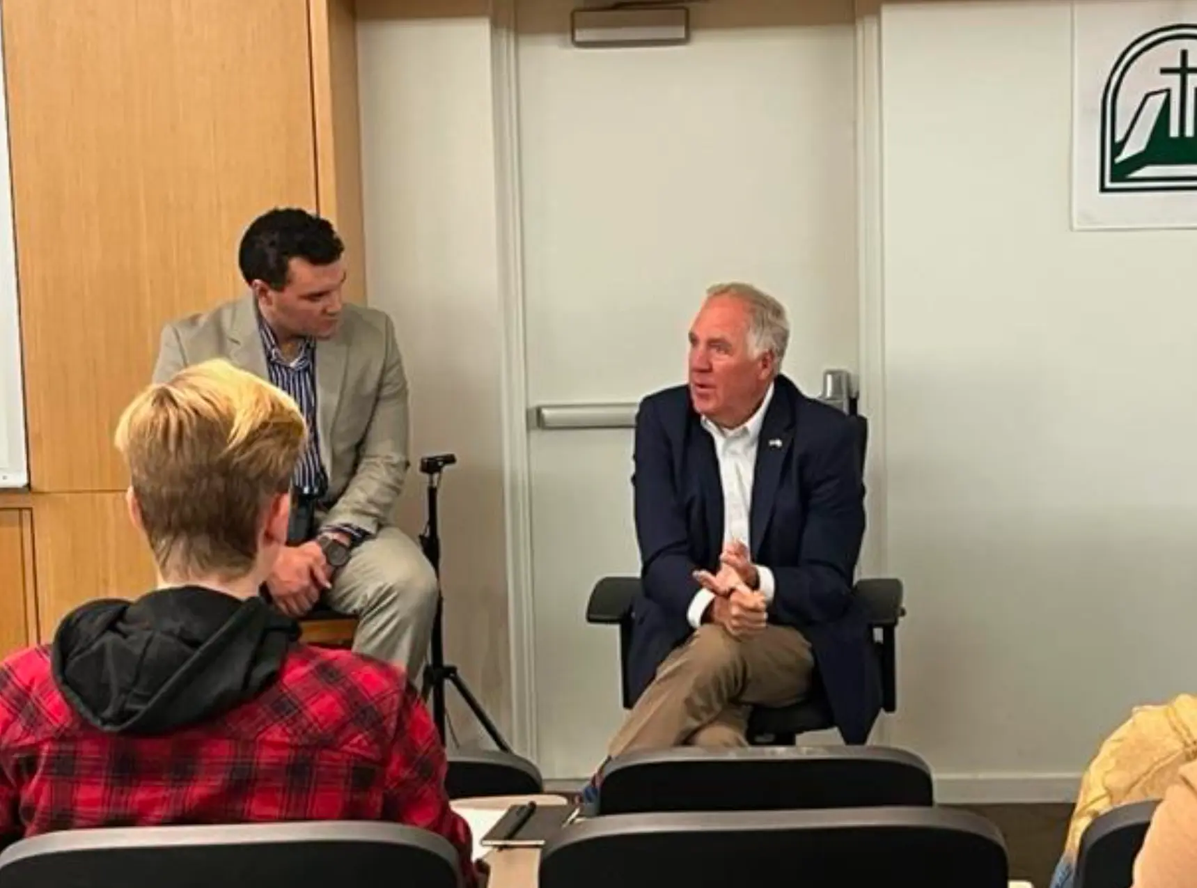 Student Roundtable: Representative John Shimkus