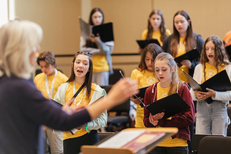 a choir competing at LEST